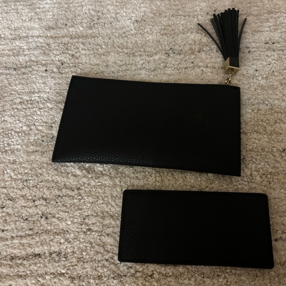 Black wristlet with wallet /card insert - Picture 2 of 3